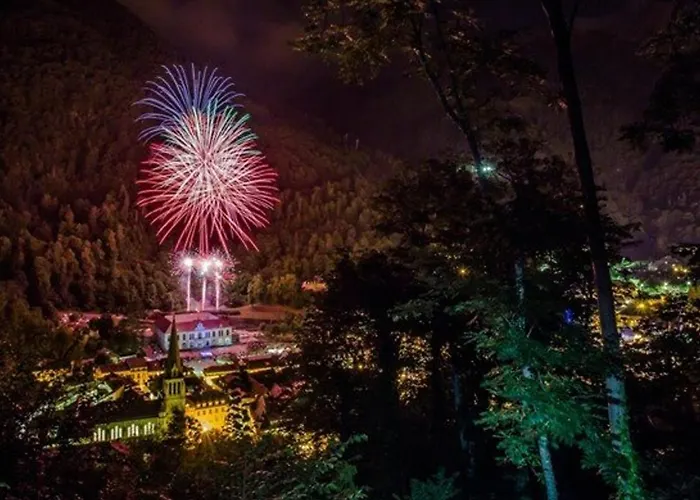 Duplex T3 Pour 6 Personnes Avec Balcon - Centre De Cauterets, A 300m Des Pistes - Fr-1-401-49 코트레